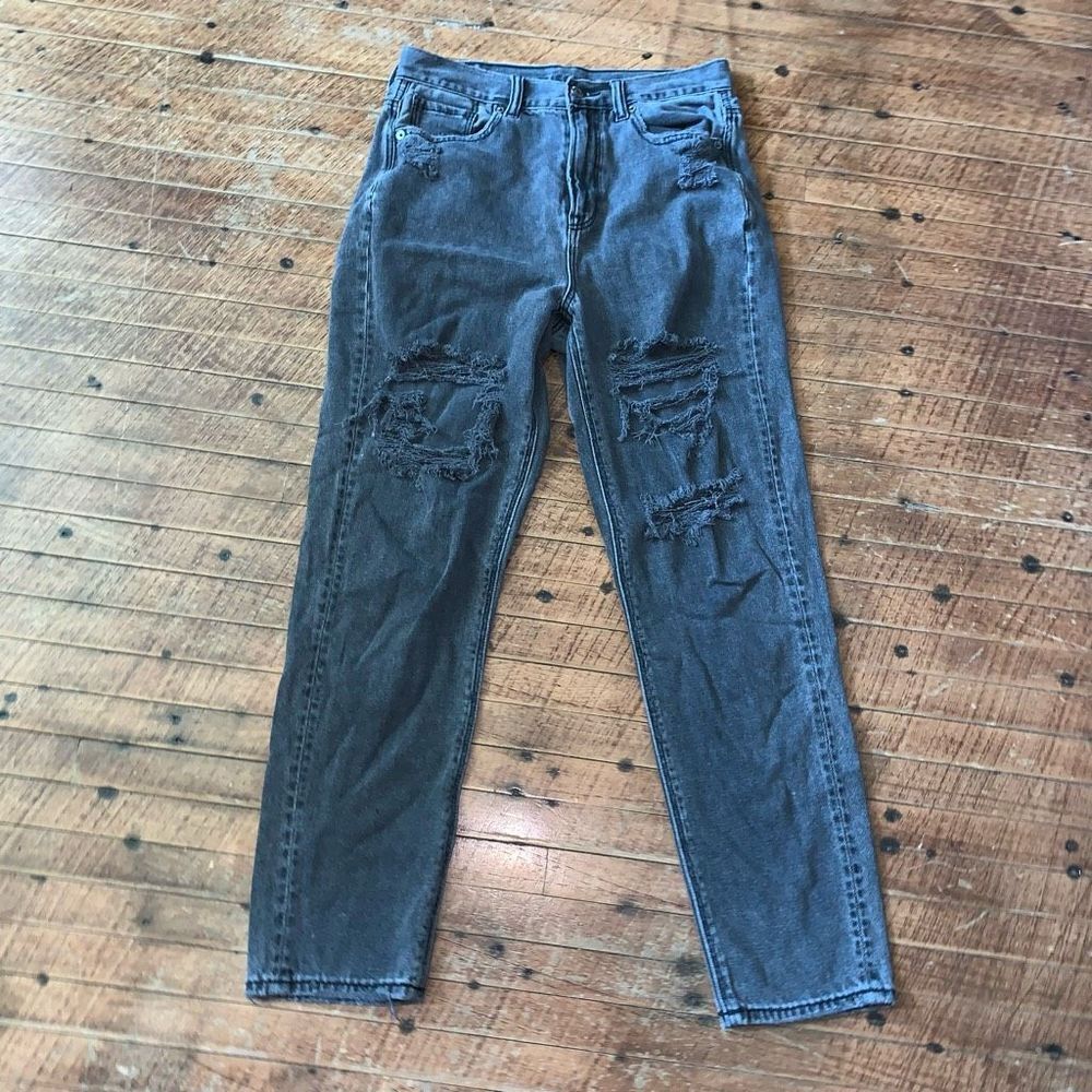 American Eagle black distressed size 4 normcore Mom jeans